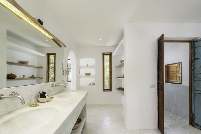 Imagen de la habitación del Hotel The Jungle Club. Foto 16