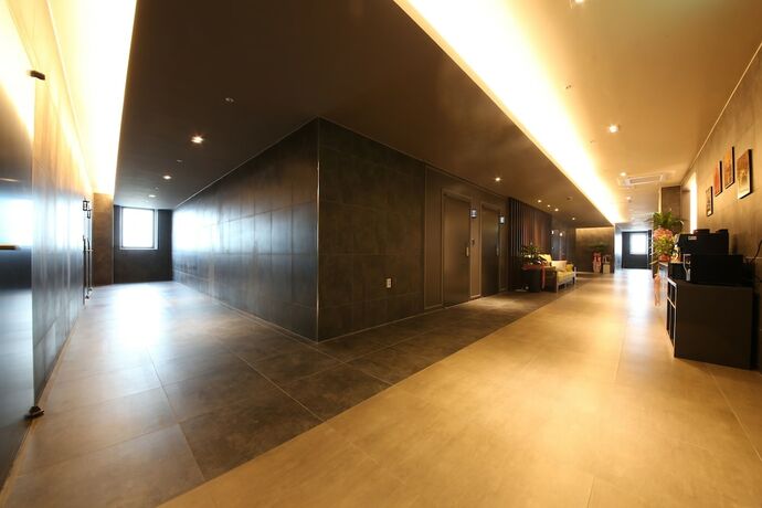 Imagen de los interiores del Hotel The K. Foto 19