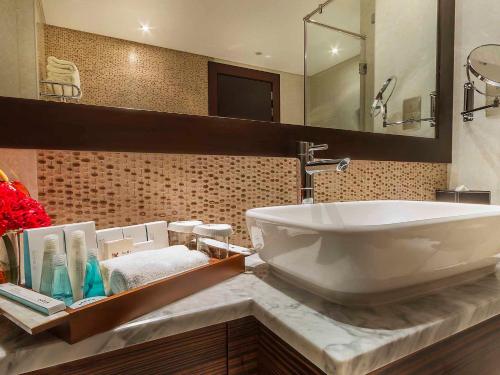 Imagen de la habitación del Hotel The K Hotel. Foto 9