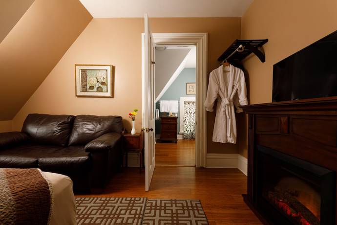 Imagen de la habitación del Hotel The Kalamazoo House Downtown and Suites. Foto 9