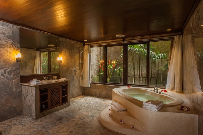 Imagen de la habitación del Hotel The Kampung Resort Ubud. Foto 6