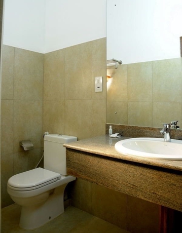 Imagen de la habitación del Hotel The Kandyan Villa. Foto 16