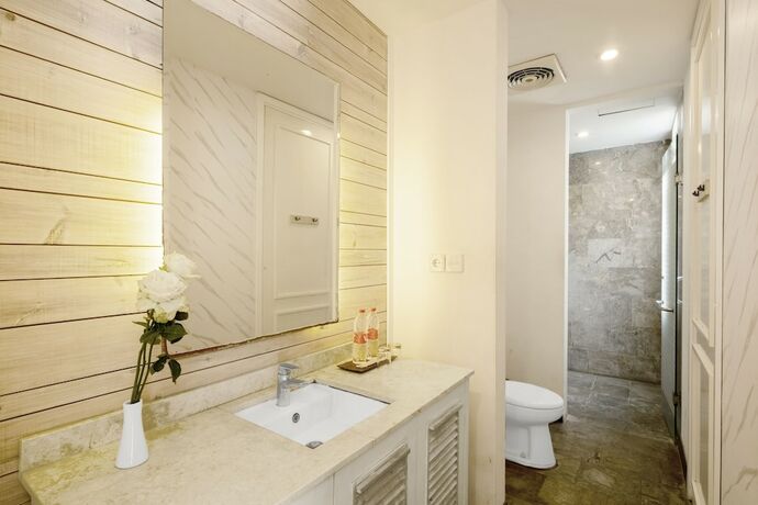 Imagen general del Hotel The Kanjeng Suites Petitenget. Foto 1