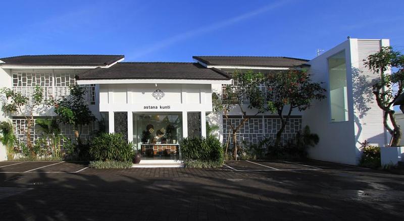 Imagen general del Hotel The Kanjeng Suites and Villas Seminyak. Foto 1