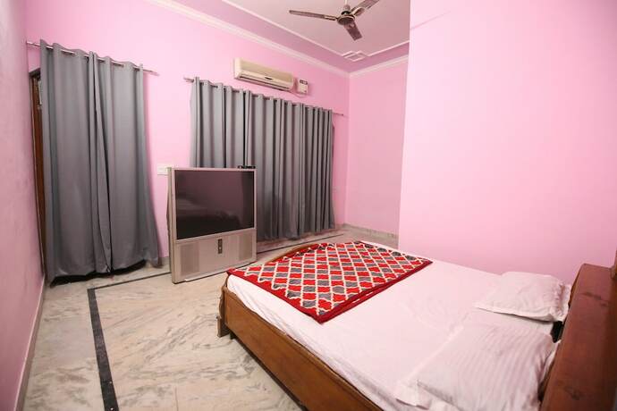 Imagen de la habitación del Hotel The Karnal Resort. Foto 17
