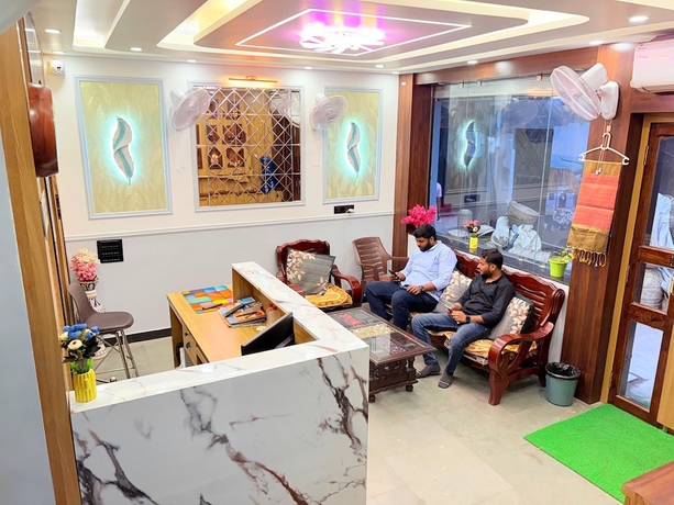 Imagen de los interiores del Hotel The Kashi Elegance Varanasi. Foto 16
