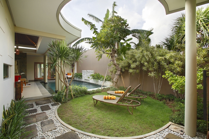 Imagen de la piscina del Hotel The Kasih Villas and Spa. Foto 16