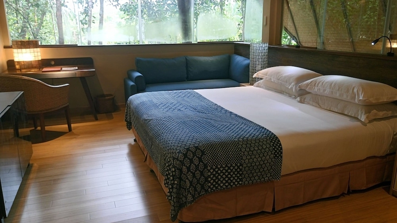 Imagen de la habitación del Hotel The Kasturi. Foto 10