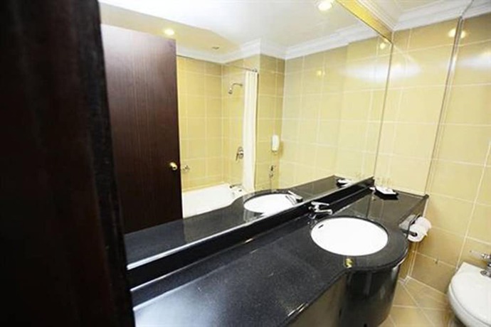 Imagen de la habitación del Hotel The Katerina. Foto 10