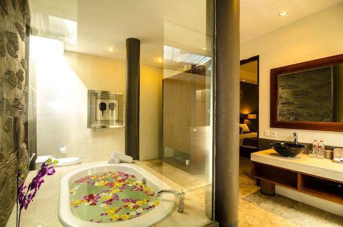 Imagen de la habitación del Hotel The Kawan Jimbaran. Foto 16