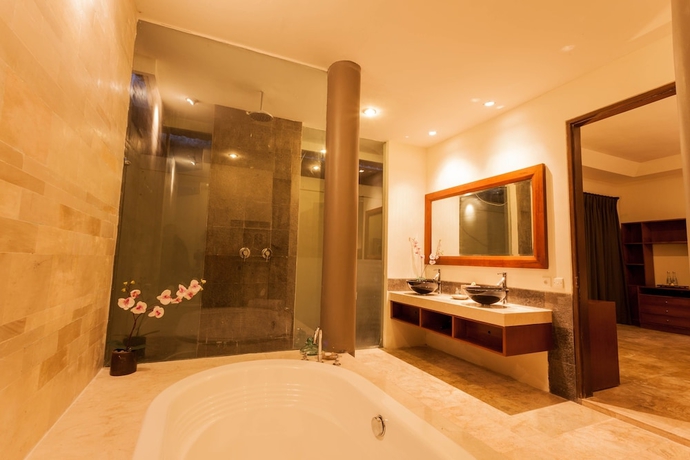 Imagen de la habitación del Hotel The Kawan Jimbaran. Foto 18