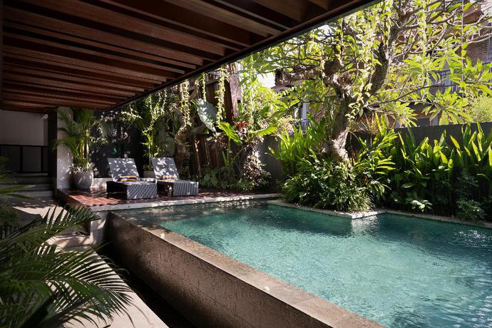 Imagen de la piscina del Hotel The Kemilau and Villa Canggu - Chse Certified. Foto 18