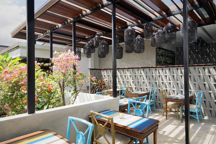 Imagen del bar/restaurante del Hotel The Kemilau and Villa Canggu - Chse Certified. Foto 3
