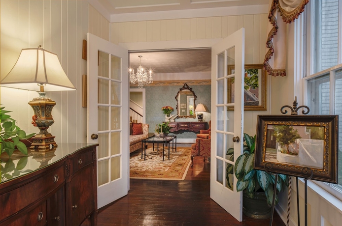 Imagen de los interiores del Hotel The Kenwood Inn. Foto 15