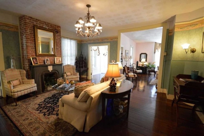 Imagen de los interiores del Hotel The Kenwood Inn. Foto 18