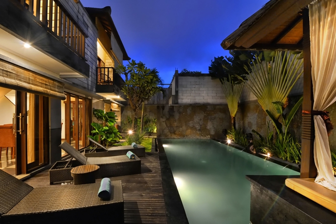 Imagen de la piscina del Hotel The Khayangan Dreams Villa Seminyak. Foto 15
