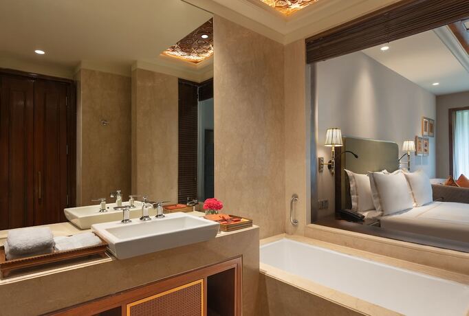 Imagen de la habitación del Hotel The Khyber Himalayan Resort and Spa. Foto 8