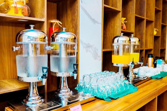 Imagen del bar/restaurante del Hotel The King Hotel condotel Thai Nguyen. Foto 3