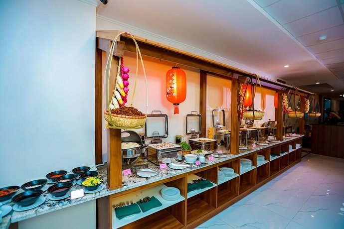 Imagen del bar/restaurante del Hotel The King Hotel condotel Thai Nguyen. Foto 7