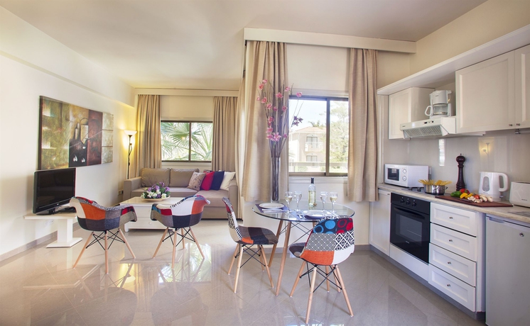 Imagen de los interiores del Hotel The King Jason Paphos - Designed For Adults. Foto 9