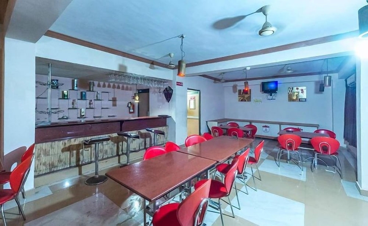 Imagen del bar/restaurante del Hotel The Kingdom. Foto 4