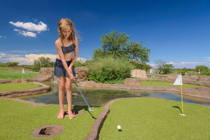 Imagen de la piscina del Hotel The Kingdom Resort. Foto 14