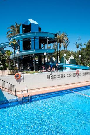 Imagen de la piscina del Hotel The Kingfisher Club Benal Beach. Foto 19