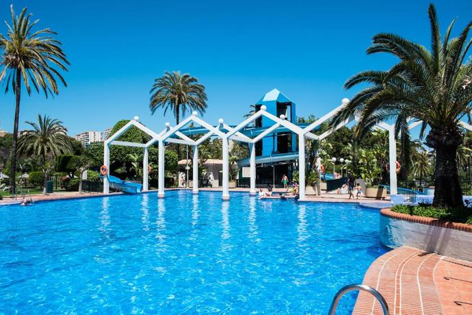 Imagen de la piscina del Hotel The Kingfisher Club Benal Beach. Foto 20