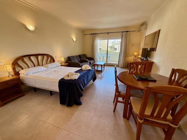 Imagen de la habitación del Hotel The Kingfisher Club Benal Beach. Foto 11