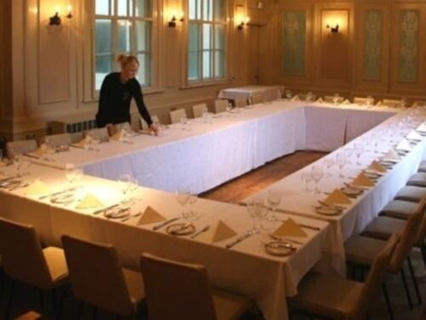 Imagen de los interiores del Hotel The Kings Arms, SWINDON. Foto 16