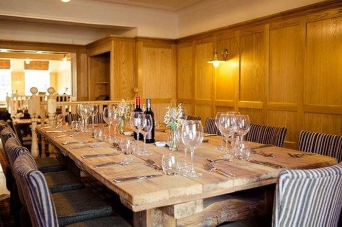 Imagen del bar/restaurante del Hotel The King's Arms and Restaurant. Foto 7