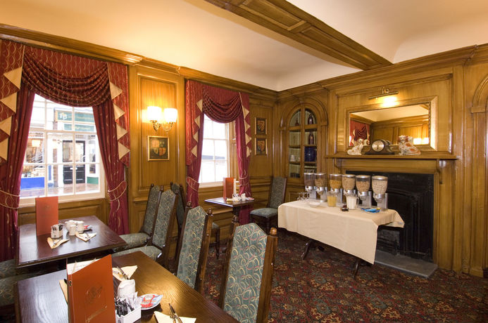 Imagen del bar/restaurante del Hotel The Kings Arms and Royal. Foto 8