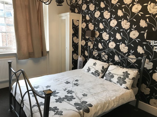 Imagen de la habitación del Hotel The Kings Head, Rochester. Foto 2