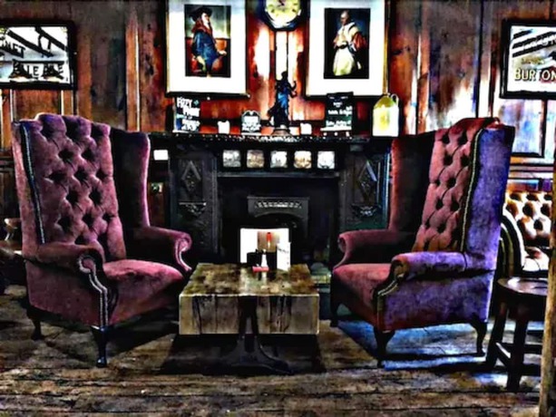 Imagen de los interiores del Hotel The Kings Head, Ross on Wye. Foto 19