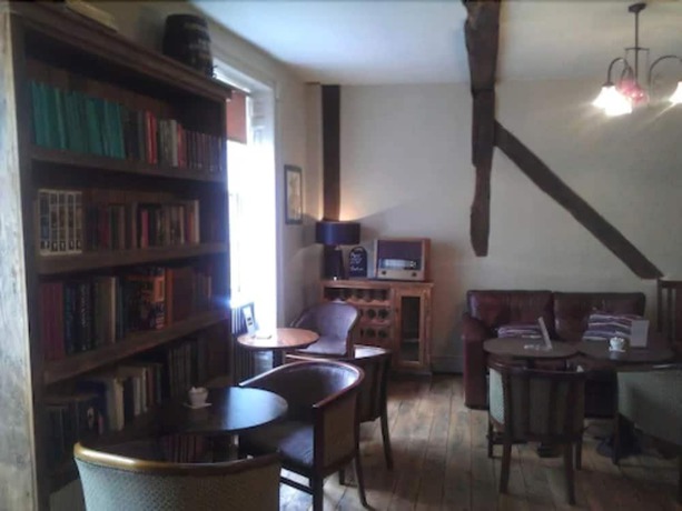 Imagen de los interiores del Hotel The Kings Head, Ross on Wye. Foto 20
