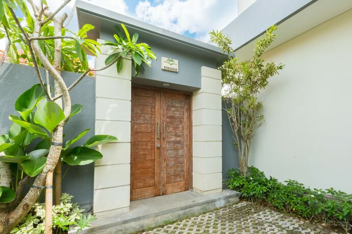 Imagen general del Hotel The Kings Villas and Spa Sanur. Foto 11