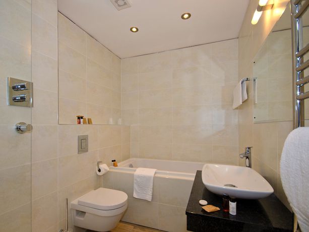 Imagen de la habitación del Hotel The Kinmel and Kinspa. Foto 15