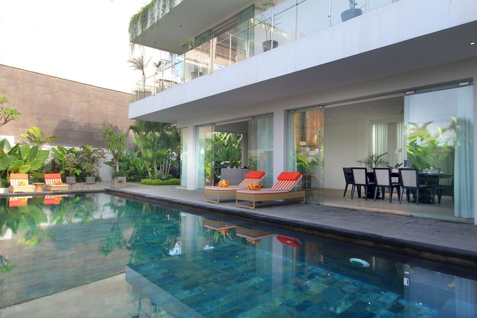 Imagen de la piscina del Hotel The Kirana Canggu - Chse Certified. Foto 16