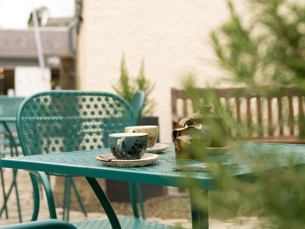 Imagen de los exteriores del Hotel The Kirkstyle. Foto 19