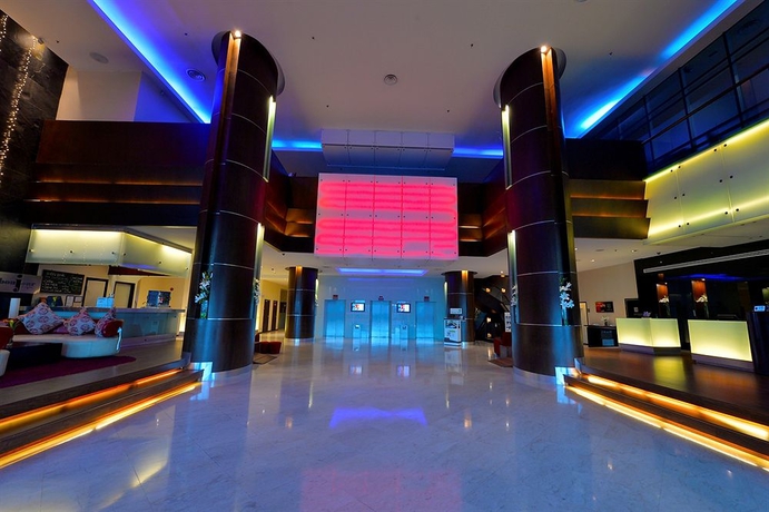 Imagen de los interiores del Hotel The Klagan Regency. Foto 12