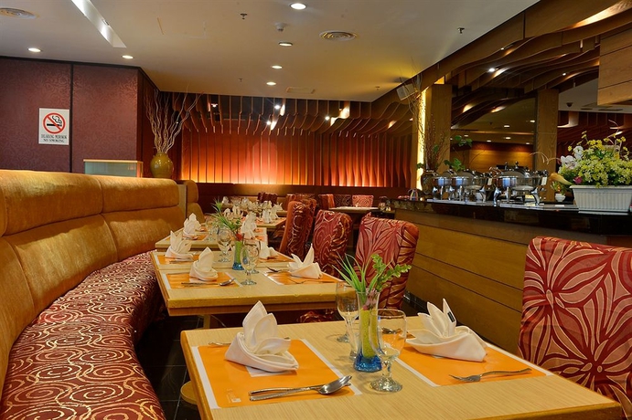 Imagen del bar/restaurante del Hotel The Klagan Regency. Foto 3