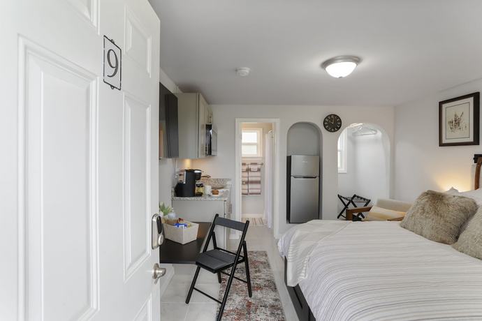 Imagen de la habitación del Hotel The Knolls. Foto 9