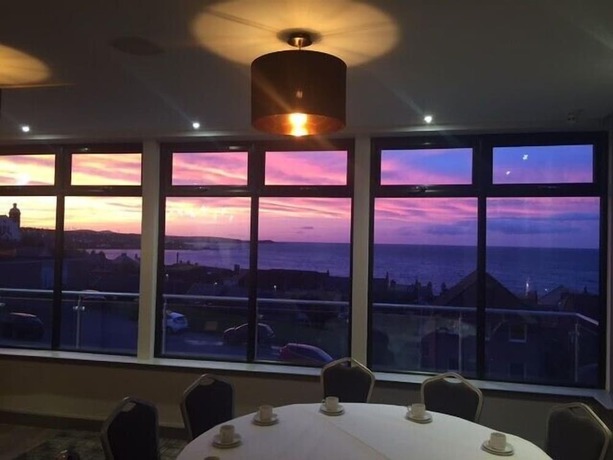 Imagen del bar/restaurante del Hotel The Knowes and Restaurant. Foto 9