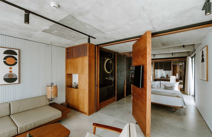 Imagen de la habitación del Hotel The Komu. Foto 8