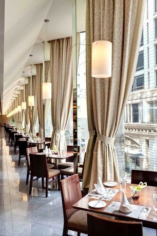 Imagen del bar/restaurante del Hotel The Kowloon. Foto 2