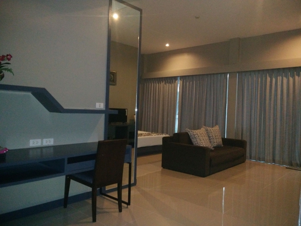 Imagen de los interiores del Hotel The Kris Resort. Foto 3