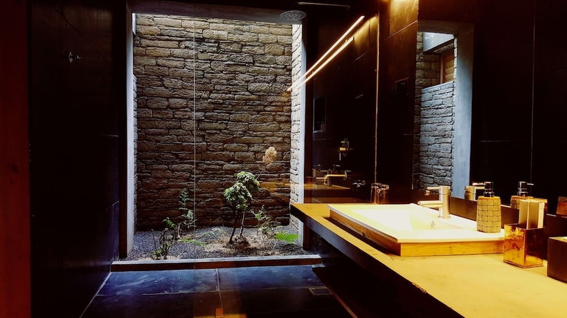 Imagen de la habitación del Hotel The Kumaon. Foto 10