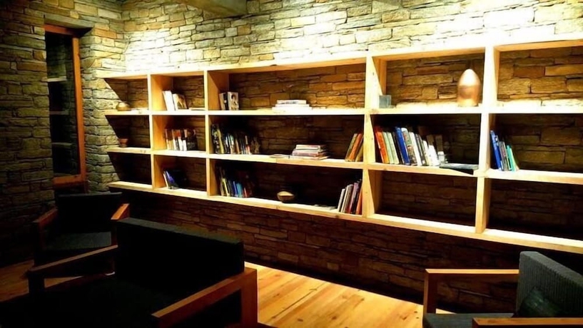 Imagen de los interiores del Hotel The Kumaon. Foto 15