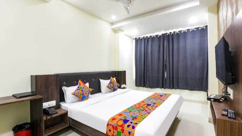 Imagen de la habitación del Hotel The Kumar inn. Foto 10
