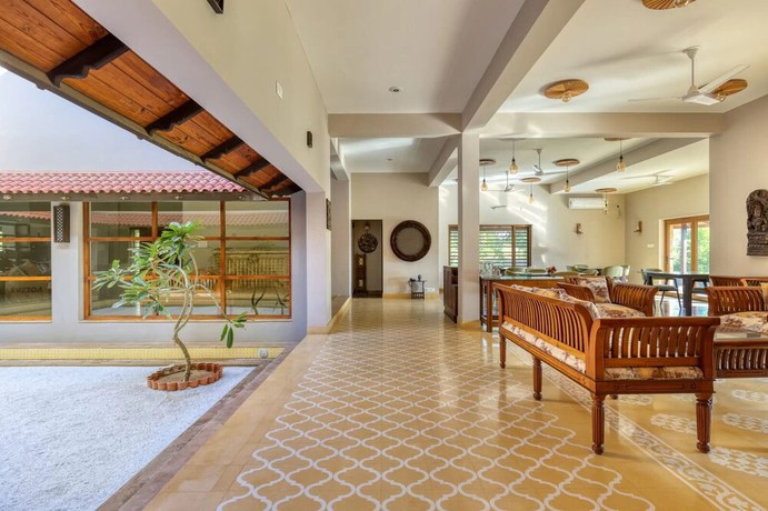 Imagen del bar/restaurante del Hotel The Kutchh Courtyard Resort. Foto 3